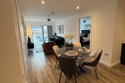 Image de New 2 bed 2 bath apartment great transport links