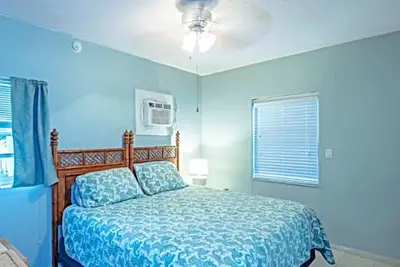 Image de Cozy 2-bedroom cottage in beautiful West Bay, 2 min away from Seven Mile Beach