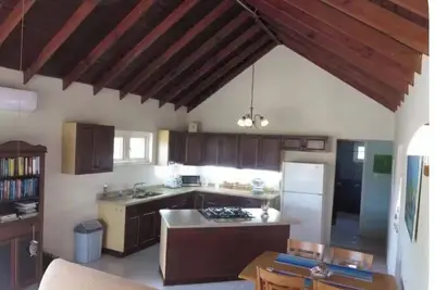 Image de Located in Baby Beach • Cute 2br/1ba Casita • Walk to Baby & Rodgers Beach