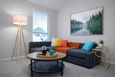 Image de Curated Warm 2br in A+ Location w/ Great amenity