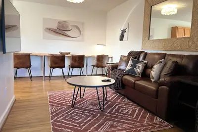 Image de -:- Sunset Suite -:- Starlink + Porch Views + Pets Welcome