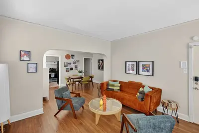 Image de Vintage 2br  Museums & Medical Center w/ Parking