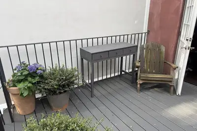 Image de Sunny Brooklyn Duplex: 3br, 3ba, Home Office, Private Patio