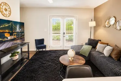 Image de The Atlas Townhome | Hoover Luxury 2br