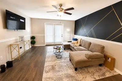 Magnolia Haus Hoover | King + Queen Stay