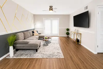 Maple & Main Hoover | Modern 2br Escape
