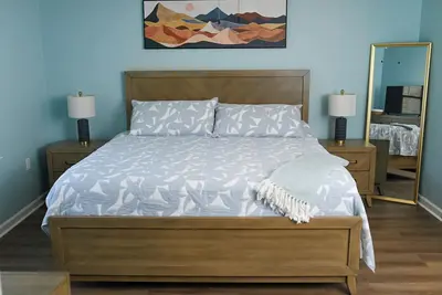 Image de Lakefront 3-bedroom house in charming Goodview