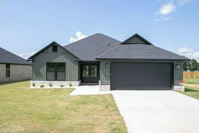 Image de The Stone House / near Ache and Ft Chaffee / sleeps 9 / King bed / garage