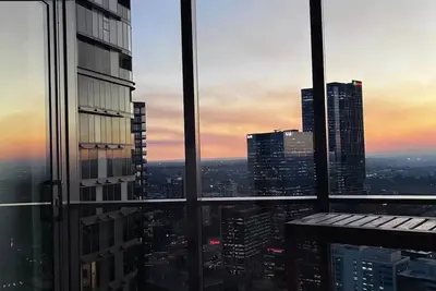 Image de High Rise Luxury With Skyline Views