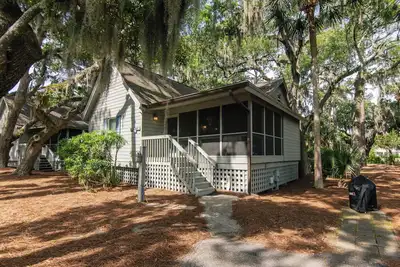 Image de 896 Shelter Cove “Be Still” | 2br/2ba + Loft | Dog Friendly | Pool/Amenity Pass Included