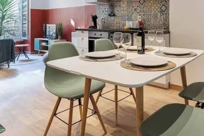 Image de Cosy and Trendy 3 Bedrooms, train/tramway