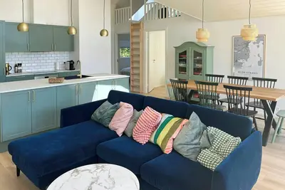 Maison moderne en deuxième rangée à Rude Strand
