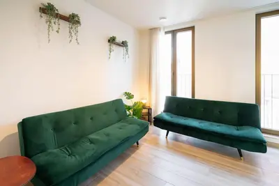 Image de Appartement urbain chic avec terrasse
