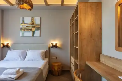 Image de Modern Luxury 2-Bed Apt, in the heart of Stalis and steps from the Beach.