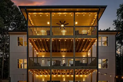 Image de Charming Secluded Modern Cabin with Stunning Mountain Views Near Lookout Mountain | Fairview, Ga