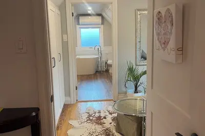 Image de Cozy Home Away from Home, Toronto - Leslieville