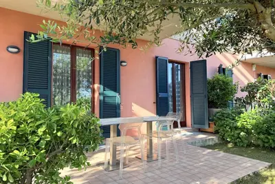 Image de C018 – Camerano, three-room apartment with garden and parking