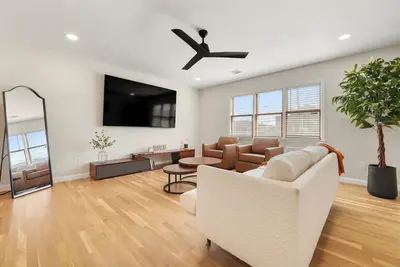 Image de Ironbound 20m to Nyc Sleeps 6 with Free Parking 1stFL