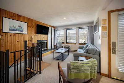 Image de New! Central Deep Creek Gem w/ Hot Tub