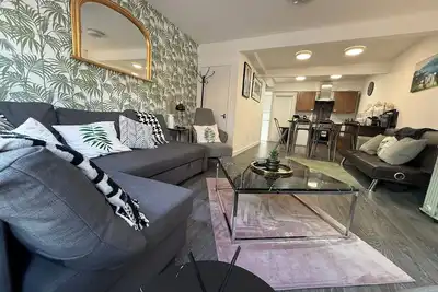 Image de Cosy Apartment within a short walk to the nightlife and the business district