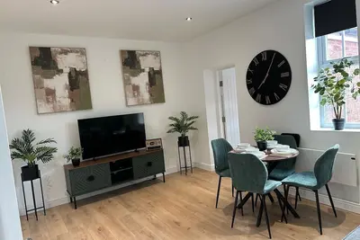 Image de Modern 3 bedroom apartment | 5 mins to M6 junction 10, Walsall manor hospital