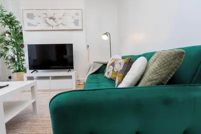 Image de Stylish 3 Bed Home| Sleeps 6| Free parking