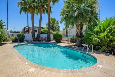 Image de 2 Mins to Asu, Swimming Pool, King Bed