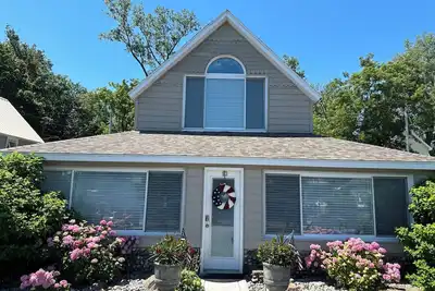 Image de Lazy Salmon River Cottage - 2 Bedrooms