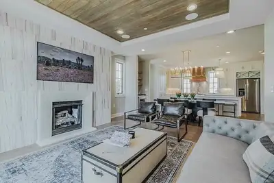 Image de Luxury Townhome in Pinnacle walk to Amp 3bd/4ba