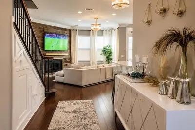 Image de 3br/3. 5Bath Location & Luxury • Heights • Memorial Park • White Oak Trail • Mkt