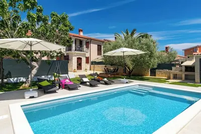 Image de Villa Pietra - by Istrabook