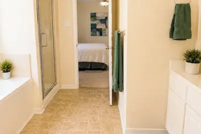 Image de Lovely 4-bedroom house with Ac in fantastic Humble neighborhood