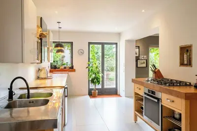 Image de Maison au bord de l'eau avec ponton près de Cognac