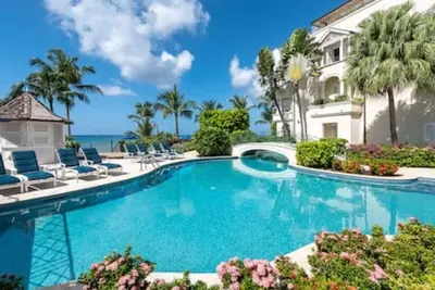Image de The Penthouse at Schooner Bay by Young Estates