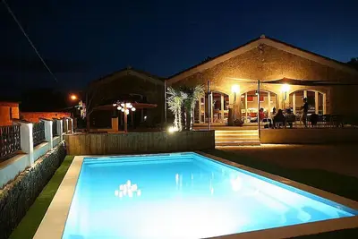 Image de Loft dans une cave à vin rénovée en Occitanie