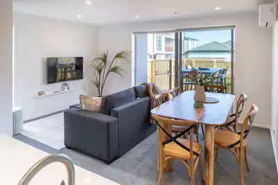 Image de City Fringe Townhouse | Deck + Free Parking