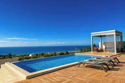 Azura House Sea view Pool