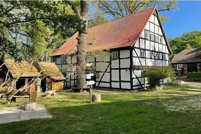 Image de Moulin à eau dans un endroit isolé