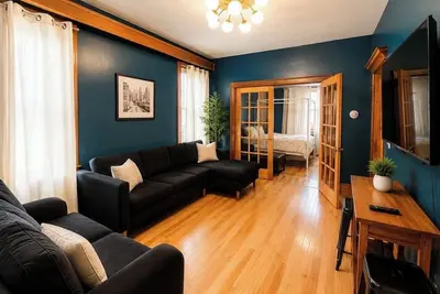 Image de 1st Floor Spacious Apt with Deck