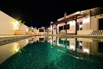 Image de Luxury 5 bedrooms with pool
