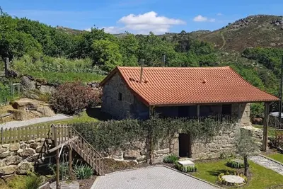 Image de Maison de vacances « Casa Do Moinho » avec vue sur la montagne, Wi-Fi et climatisation