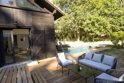 Image de Maison avec piscine chauffée, Wifi - 13 pers.