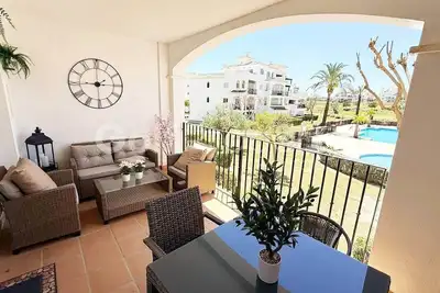 Image de Stunning 2 Bedroom Apartment, Ac, Wifi, Pool Views