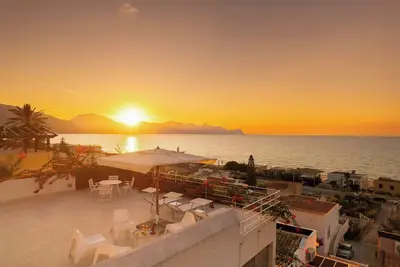 Image de Villa avec terrasses donnant sur le golfe de Castellammare