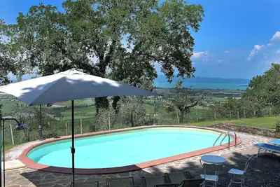 Image de Villa historique avec vue sur le lac Trasimène
