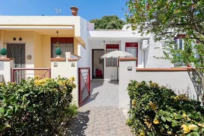 Image de A comfortable 90 sqm apartment on two levels connected by an internal staircase, ideal for up to 6 people. The property is located in Torre Faro, one of the most picturesque towns in the Messina area, about 15 km from the center of Messina, at a point whe