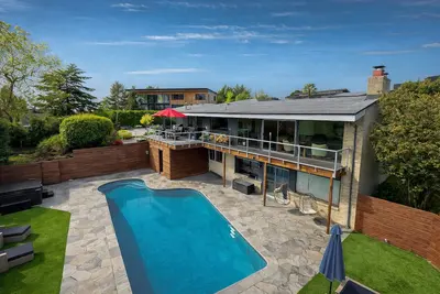Image de Premier Group Headquarters for World Cup 2026 - Sleeps 12+ - Private Pool & Spa