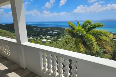 Image de Hilltop Escape with Panoramic Ocean & Sunset Views