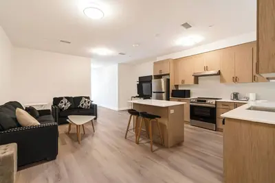 Image de Modern Fully Furnished 2 Bedroom Apartment Unit 9