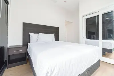 Image de Modern Fully Furnished 3 Bedroom Apartment Unit 6